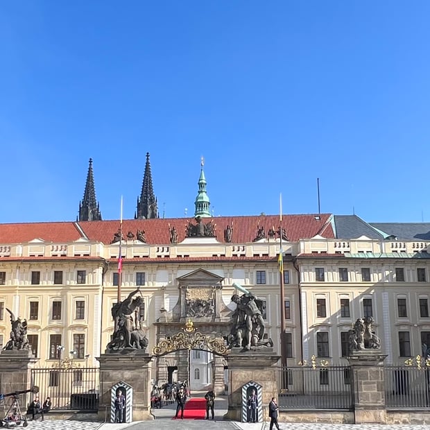 Photo of Prague Castle (center)