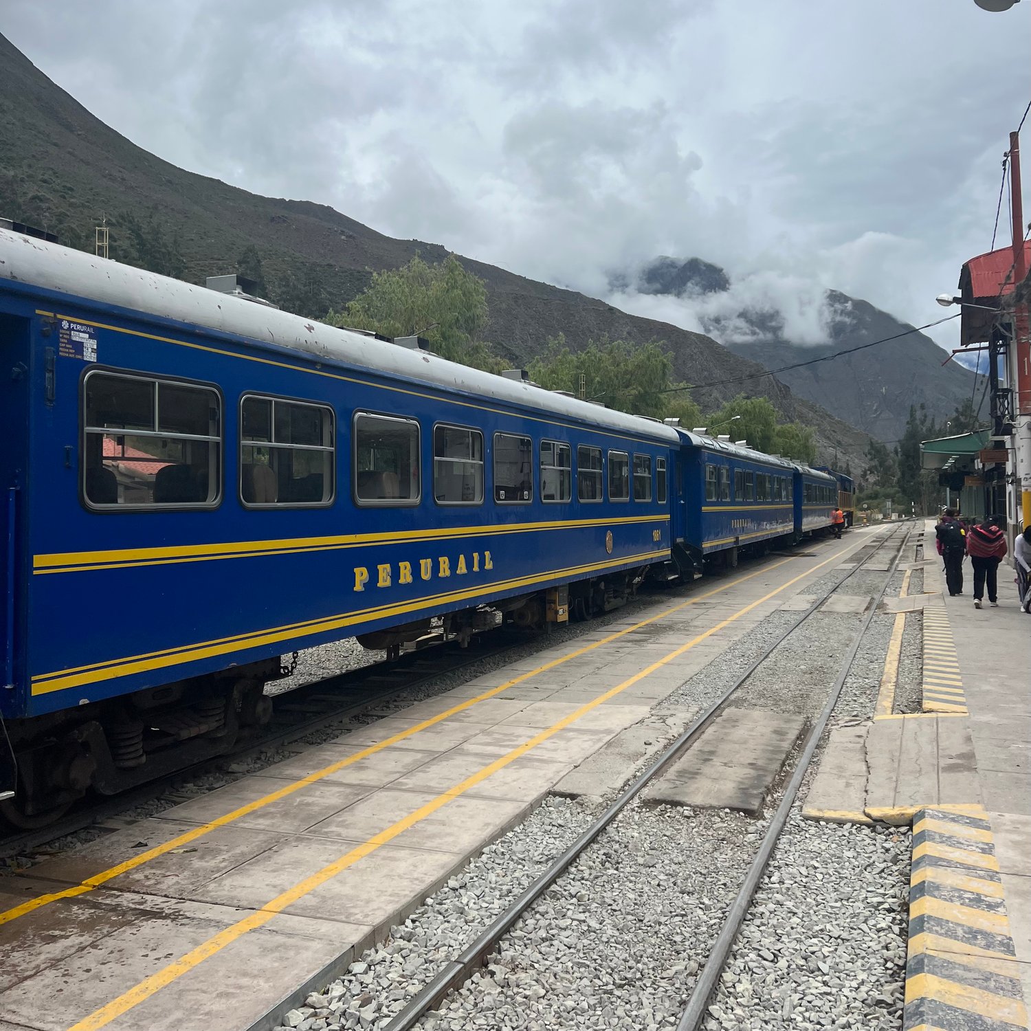 Photo of PeruRail train in Ollantaytambo