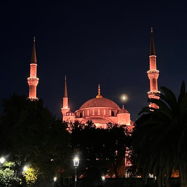 Photo of Blue Mosque at night