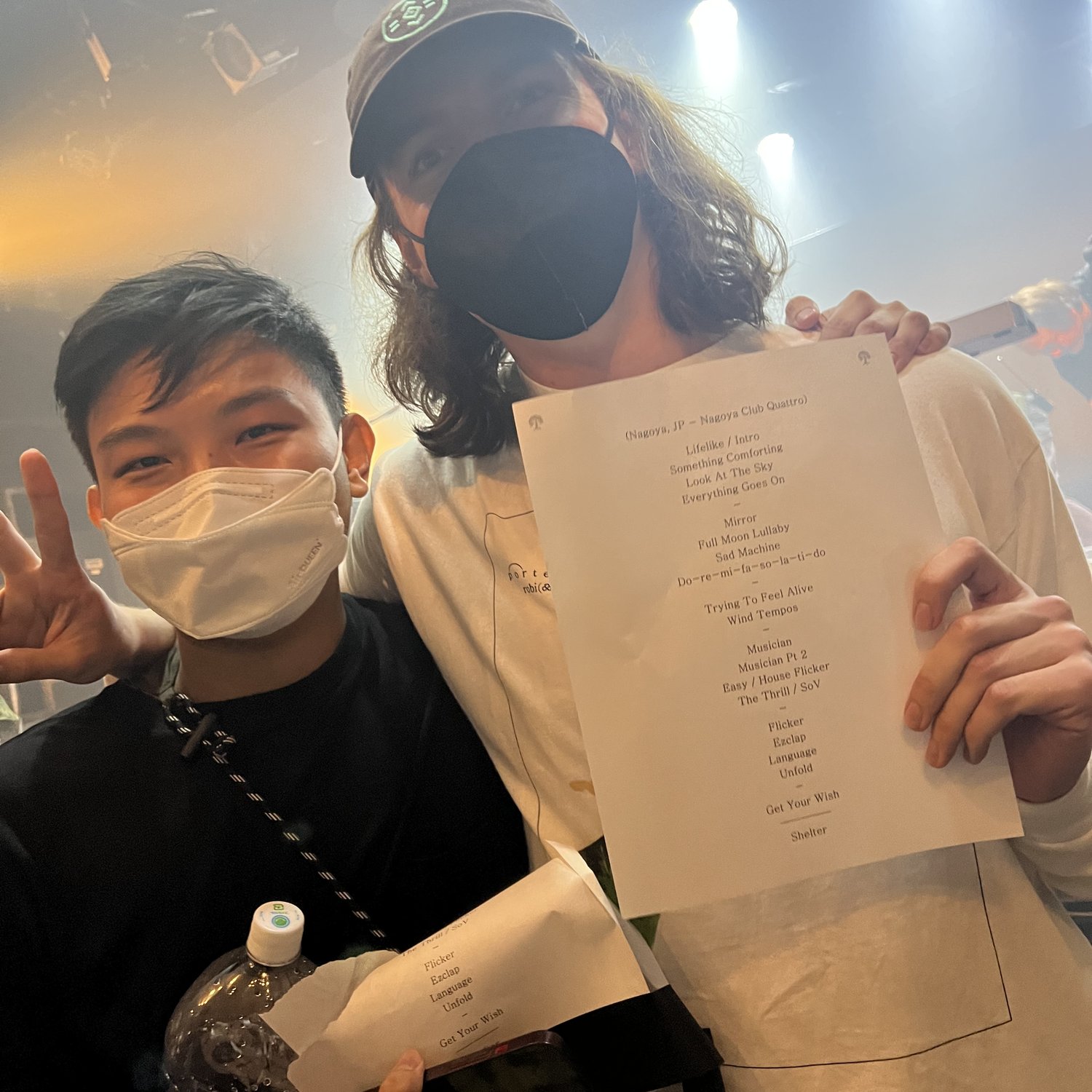 Grabbed the setlist w/ Patrick 🇵🇭 Photo of Grabbed the setlist w/ Patrick 🇵🇭