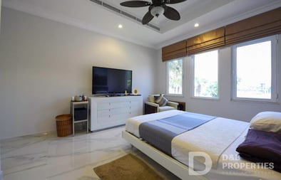 3 bedrooms Villa for Sale in Palm Jumeirah, Dubai