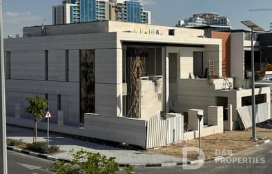 5 bedrooms residential properties for sale in West Village, Dubai
