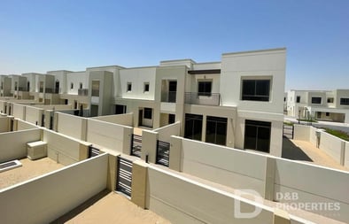  4 bedrooms residential properties for sale in Naseem Townhouses, Town Square, Dubai