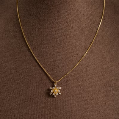 Colar pingente flor com zircônias 12mm 45cm com alongadora