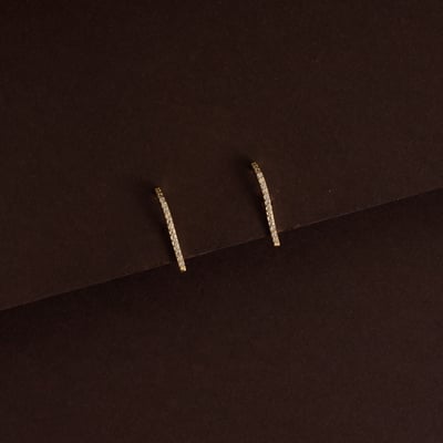 Brinco curva cravejada 19mm