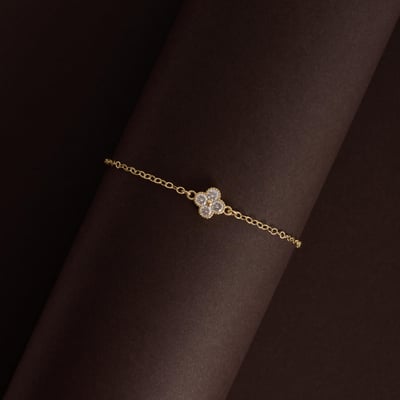 Pulseira entremeio trevo cravejado 8mm corrente cadeado com alongadora