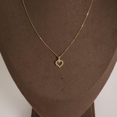 Colar pingente coração vazado cravejado 11mm 45cm com alongadora
