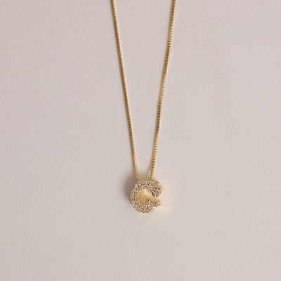 Colar letra G de lado cravejada 11mm 45cm com alongadora
