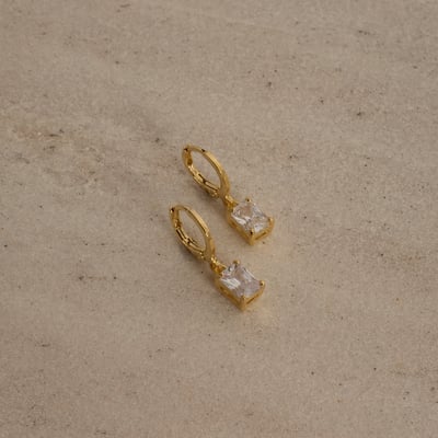 Argola 11mm pingente zircônia retangular