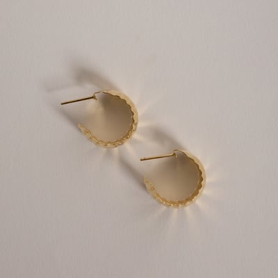 Argola larga ondulada 17mm tarraxa