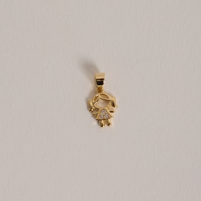 Pingente menina detalhe cravejado 9mm 