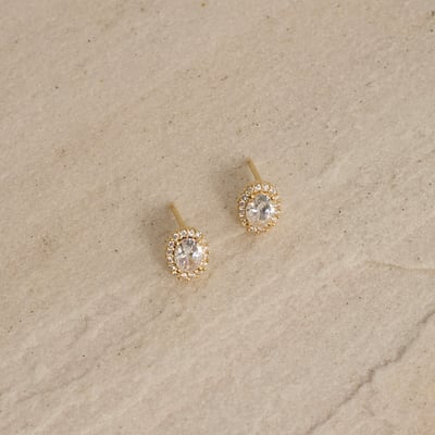 Brinco zircônia oval com cravejado 8mm