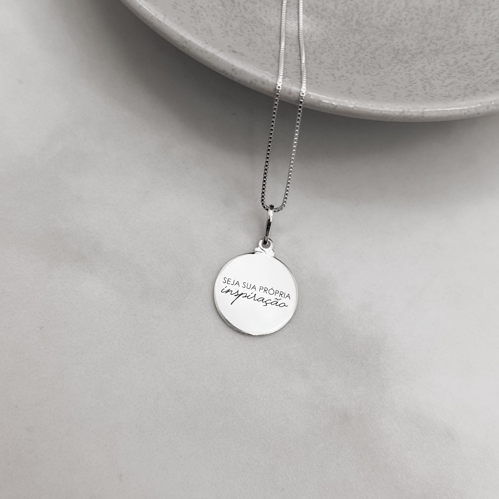Colar pingente medalha seja sua própria inspiração 15mm 45cm