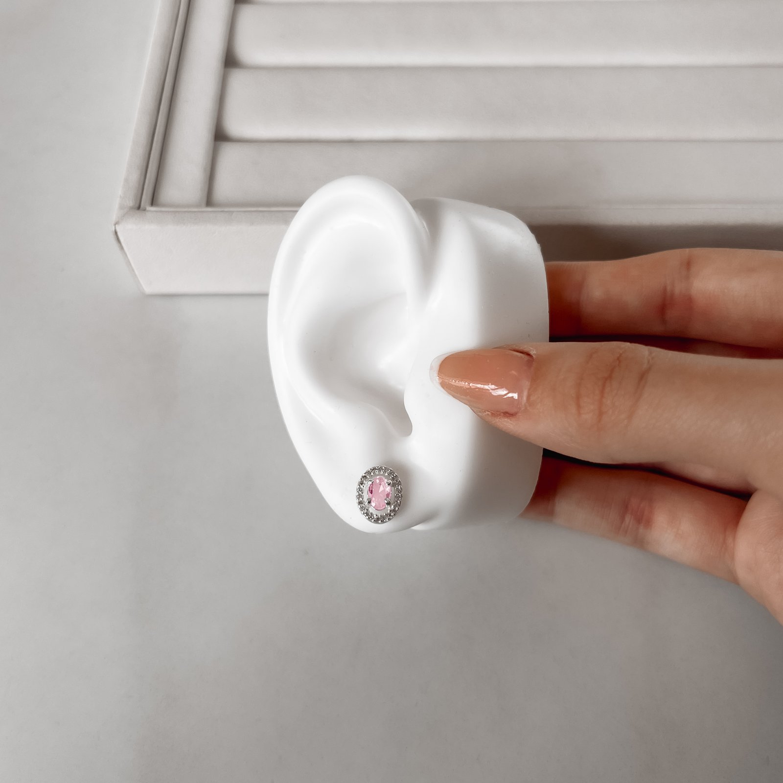 Brinco zircônia oval rosa com cravejado 11mm