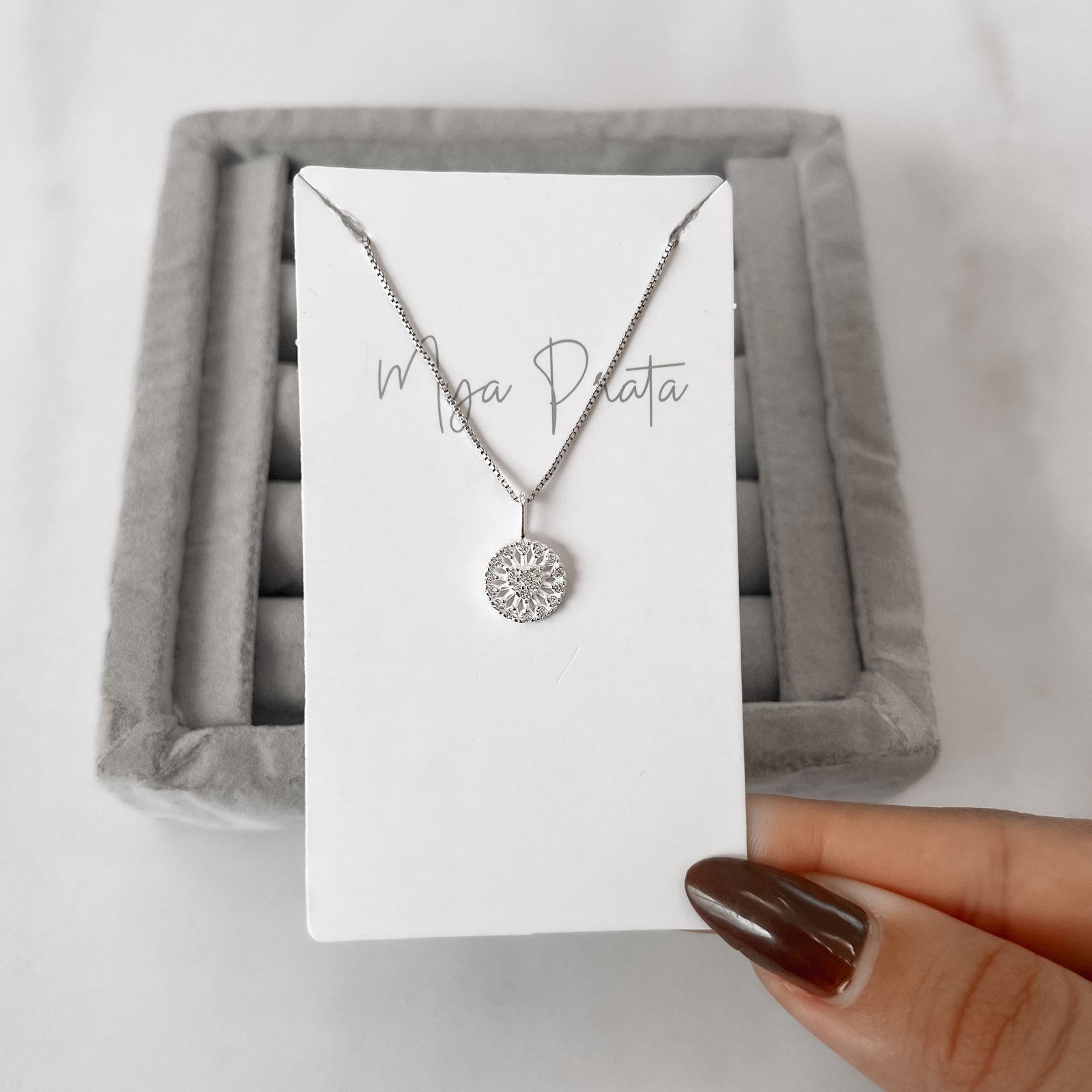 Colar pingente medalha coração cravejado 13mm 45cm