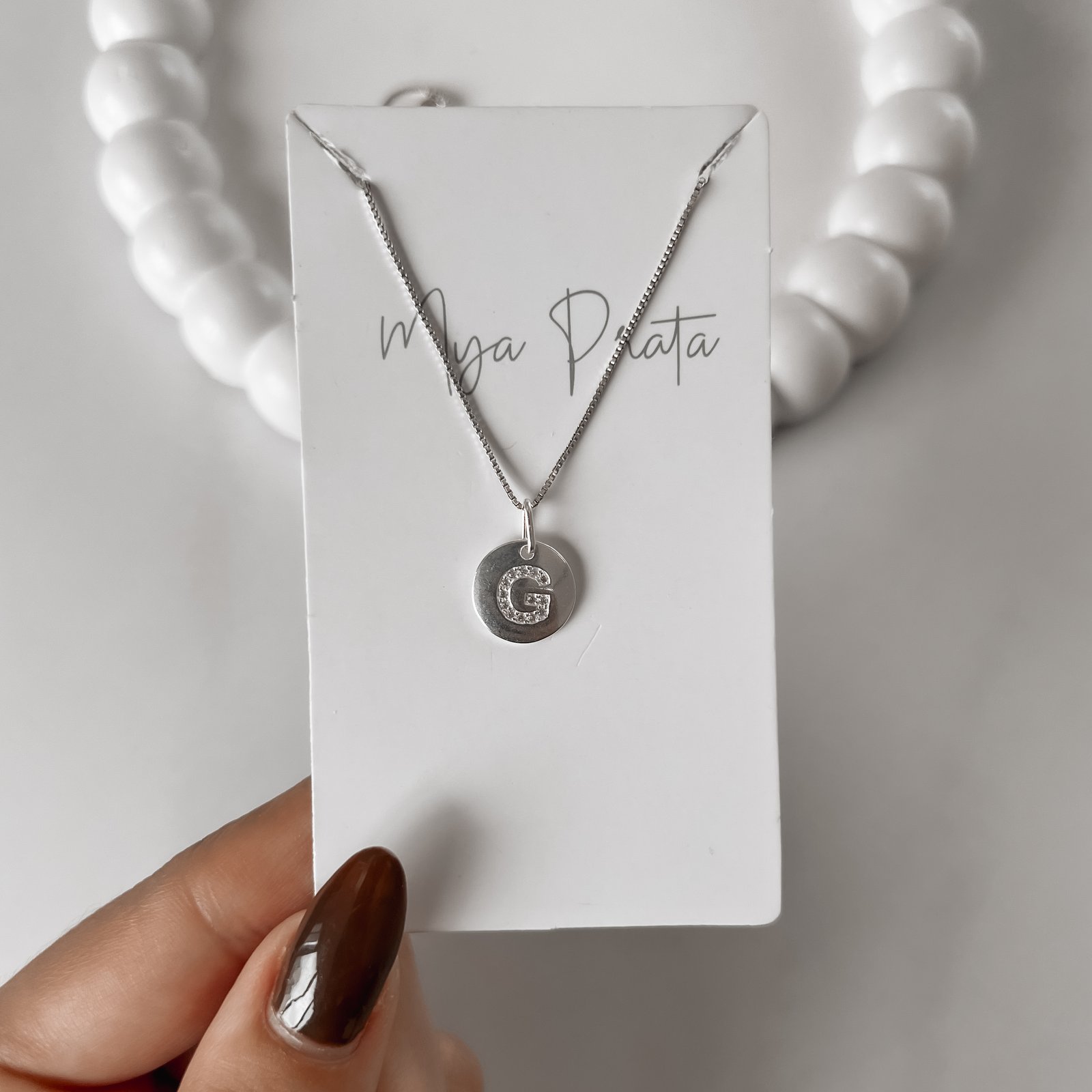Colar pingente medalha letra G cravejada 15mm 45cm