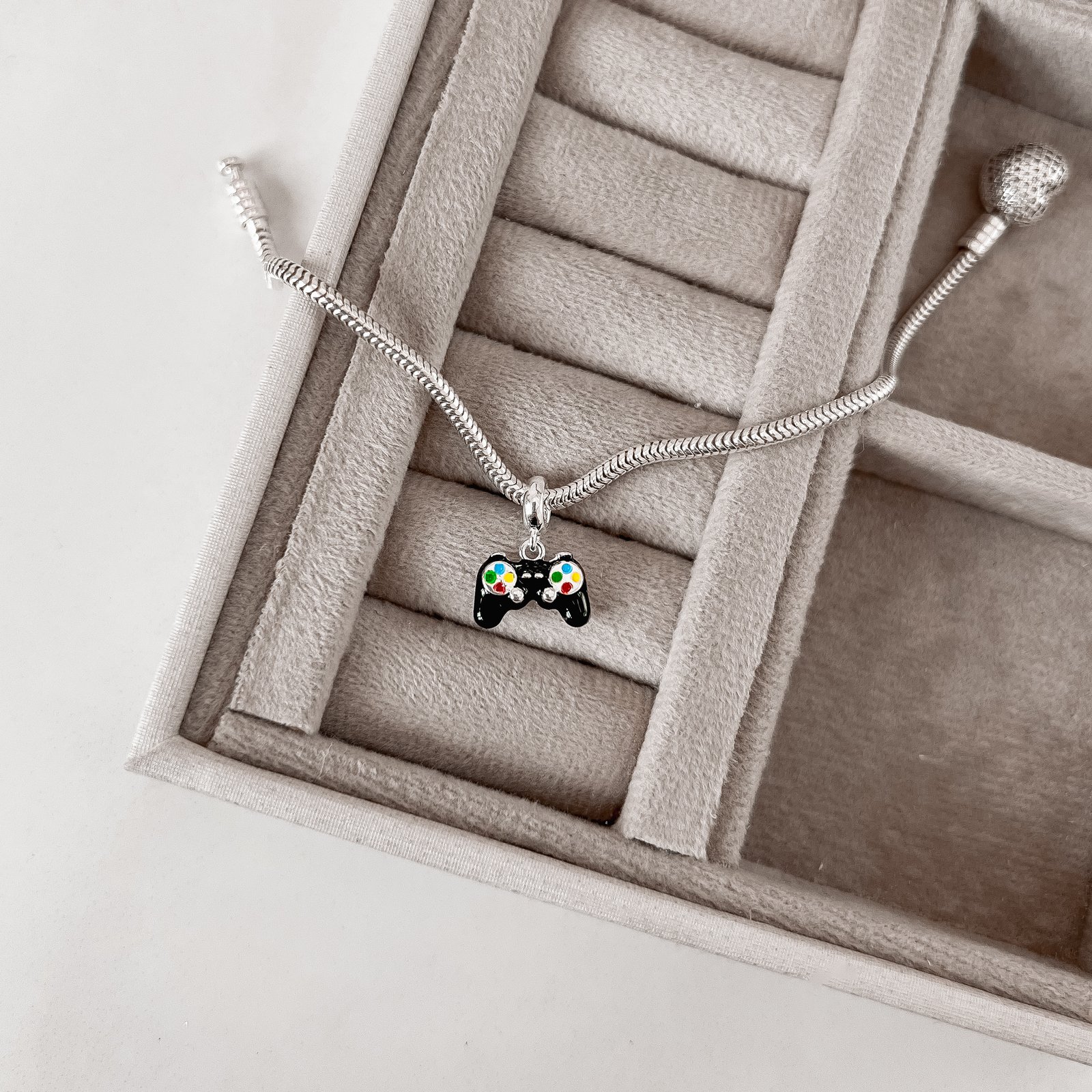 Berloque pingente manete resina 13mm