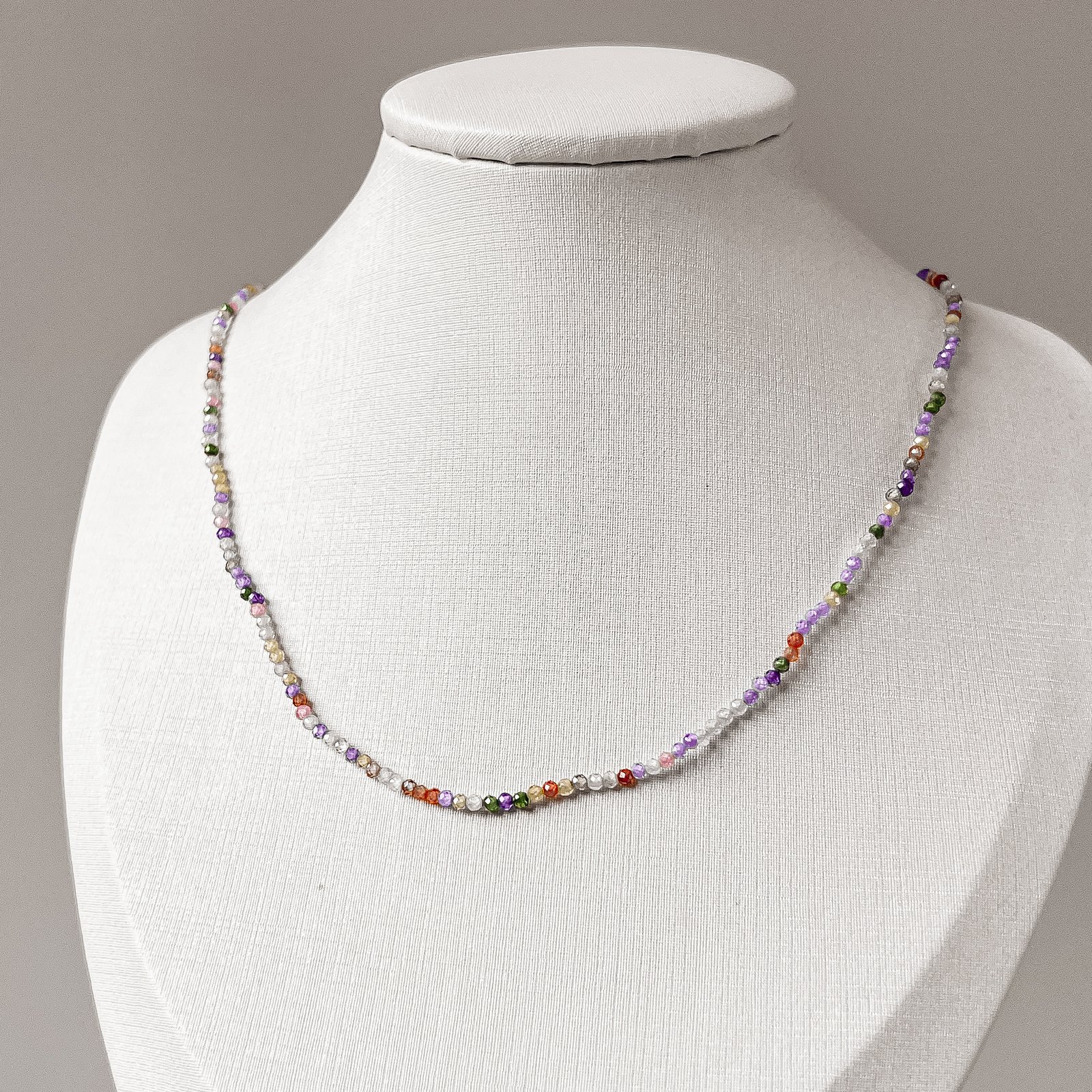 Choker zircônia redonda facetada colorida 2mm