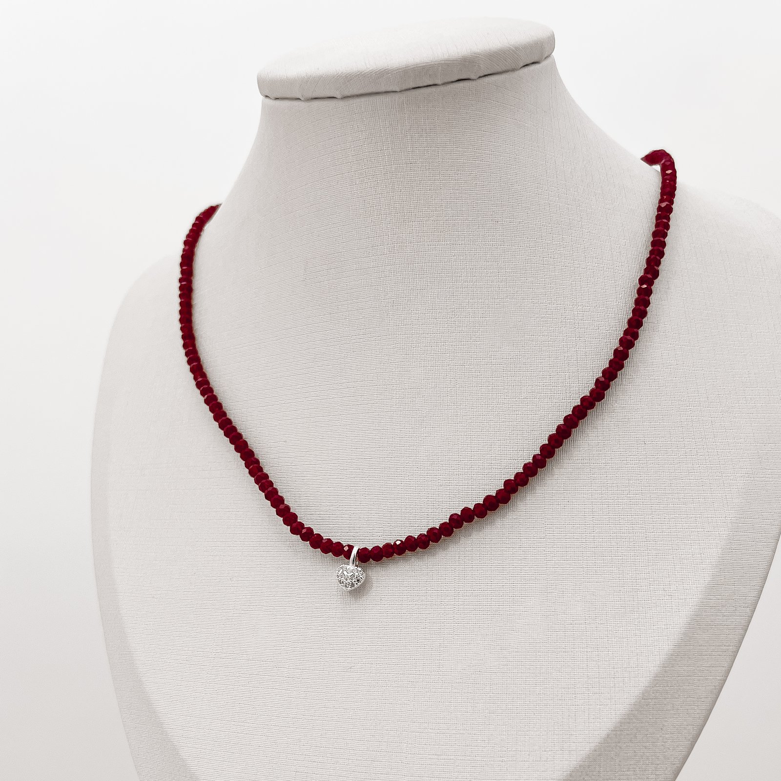 Colar cristal marsala 3mm pingente coração cravejado 6mm 40+5cm