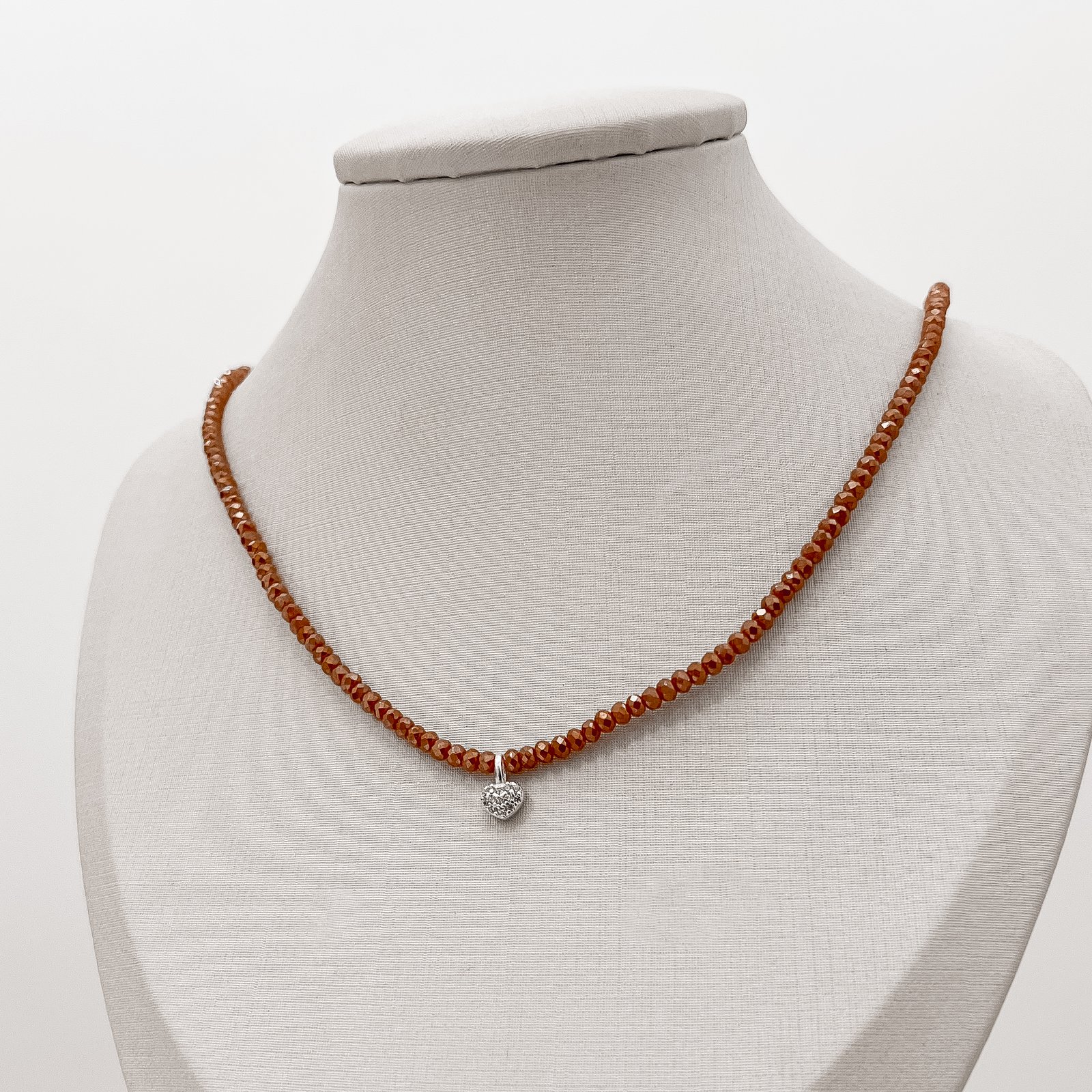 Colar cristal terracota irisado 3mm pingente coração cravejado 6mm 40+5cm