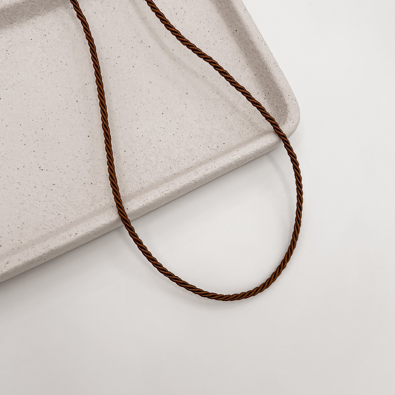 Choker cordão trançado marrom 2mm 40+5cm