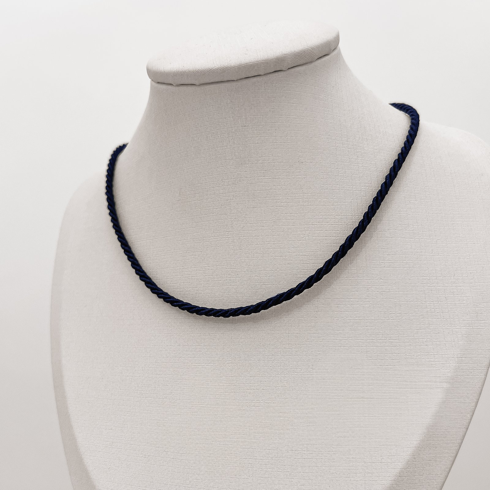 Choker cordão trançado azul marinho 2mm 40+5cm