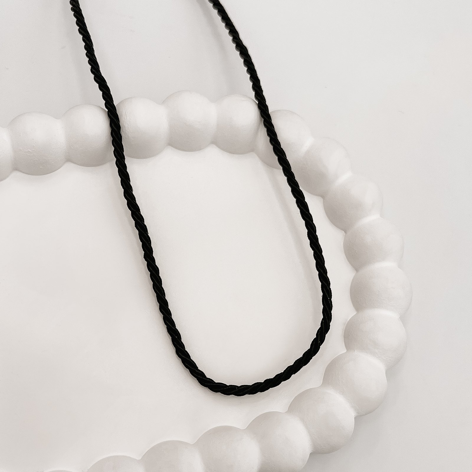 Choker cordão trançado preto 2mm 40+5cm
