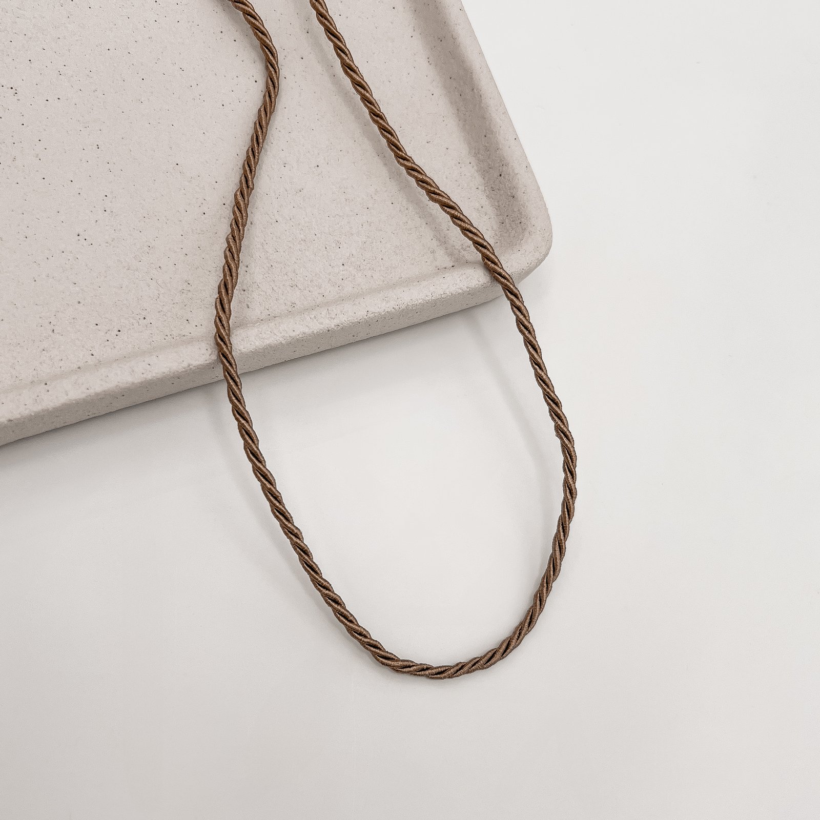 Choker cordão trançado bege 2mm 40+5cm