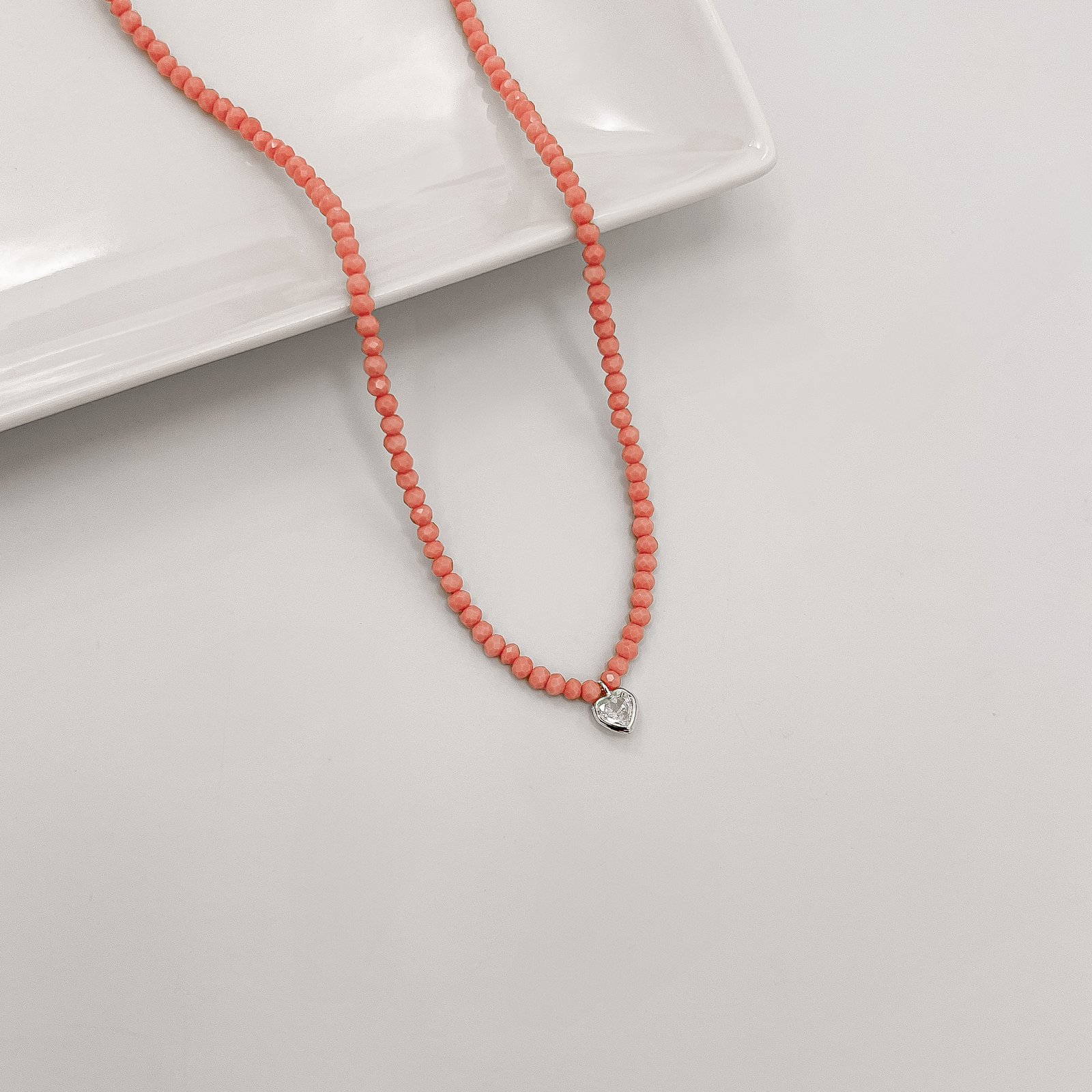 Choker cristal salmão fosco claro 3mm pingente zircônia coração cristal 6mm 40+5cm