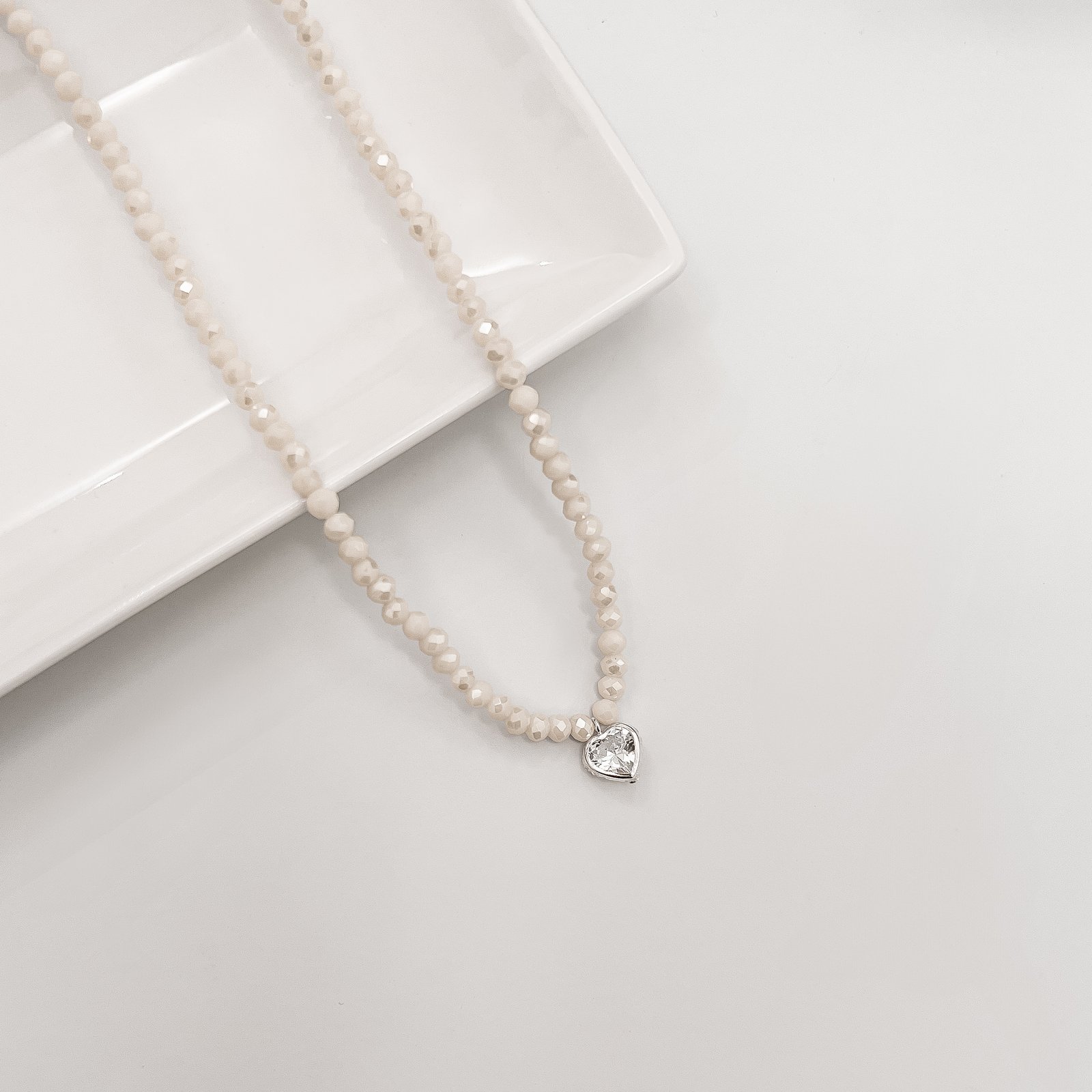 Choker cristal off irisado 4mm pingente zircônia coração cristal 8mm 40+5cm