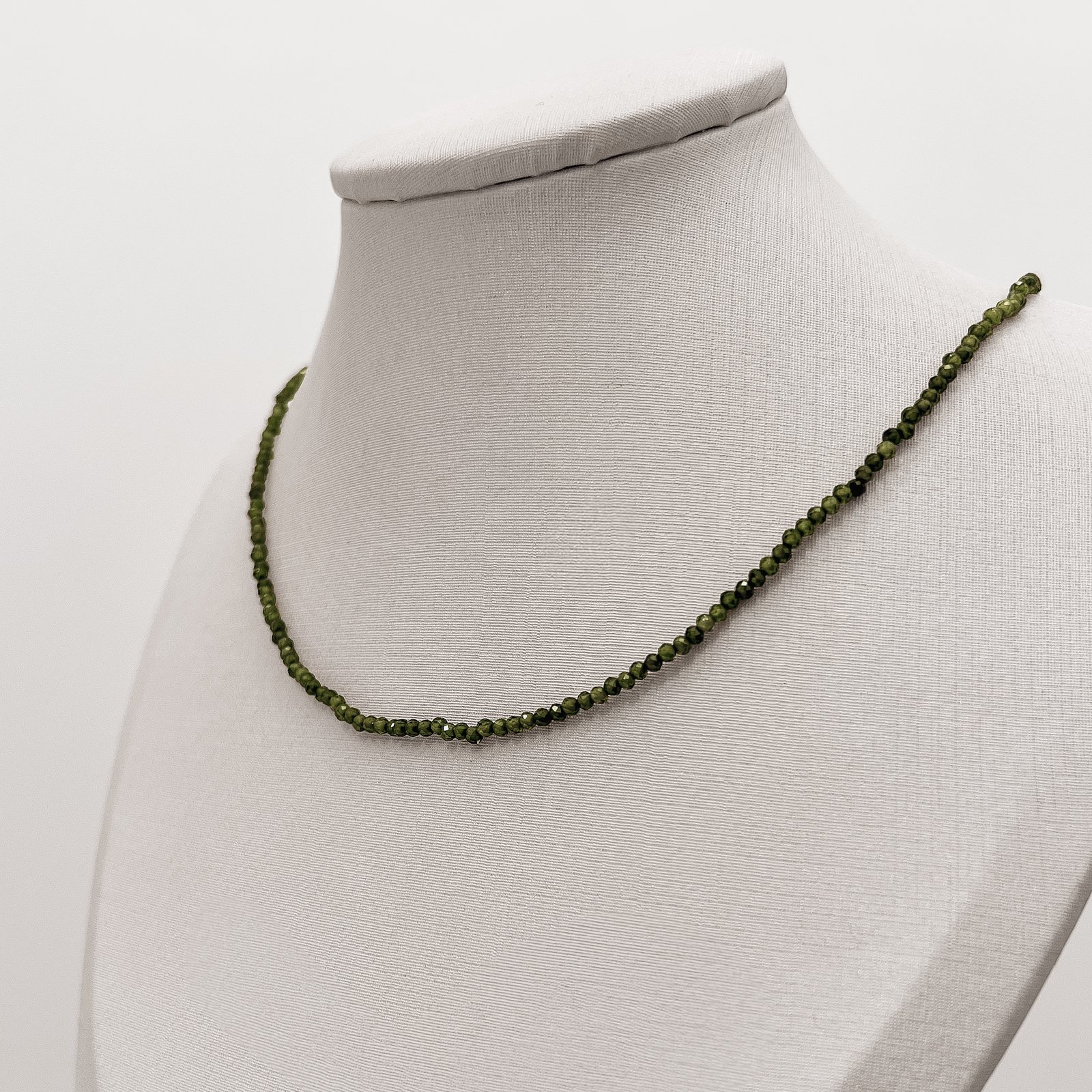 Choker zircônia redonda facetada verde 2mm