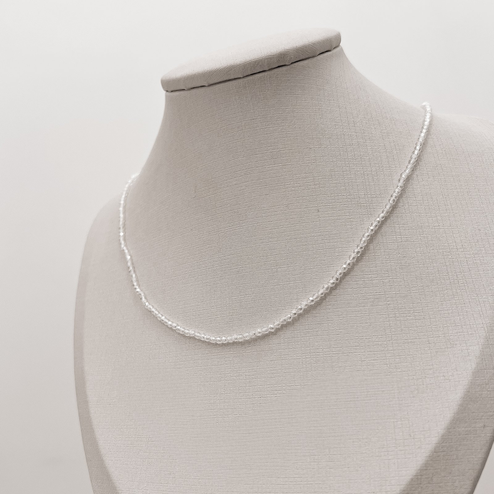 Choker zircônia redonda facetada cristal 2mm com alongadora