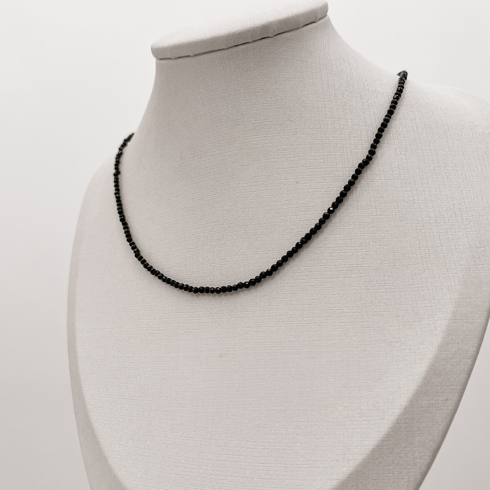 Choker cristal preto 2mm com alongadora
