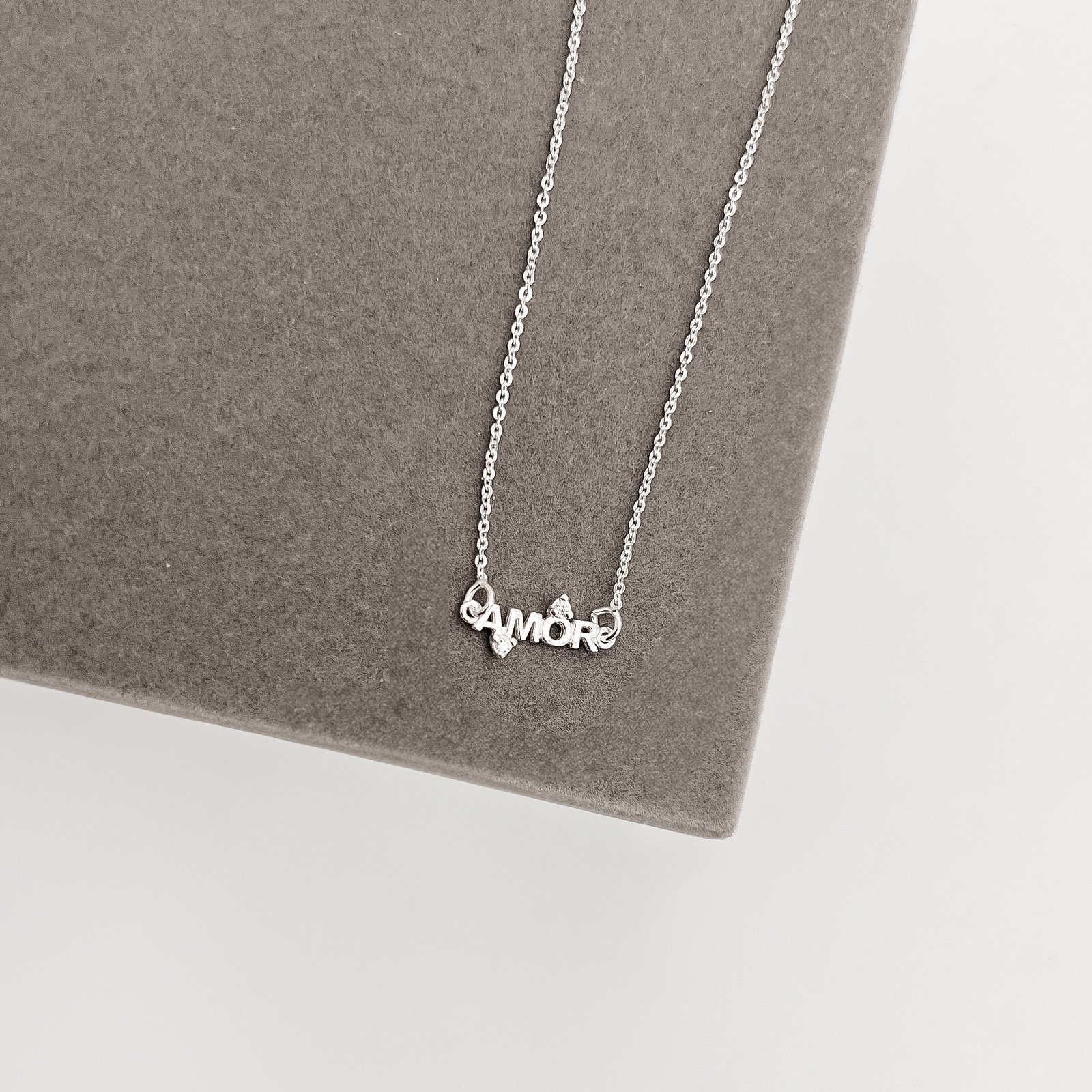 Colar entremeio amor com zircônias 17mm corrente cadeadinho 40+5cm