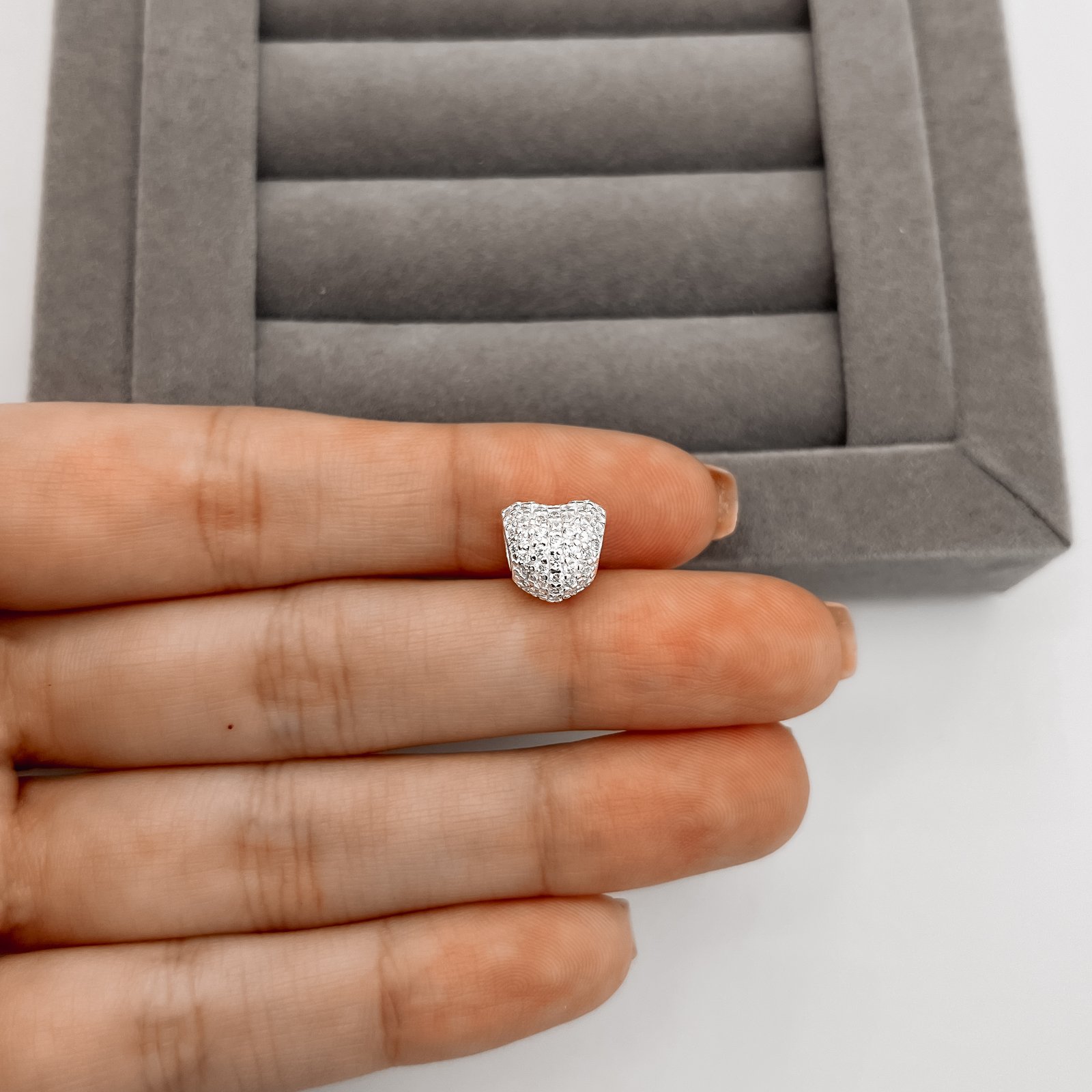 Berloque separador coração cravejado cristal 10mm