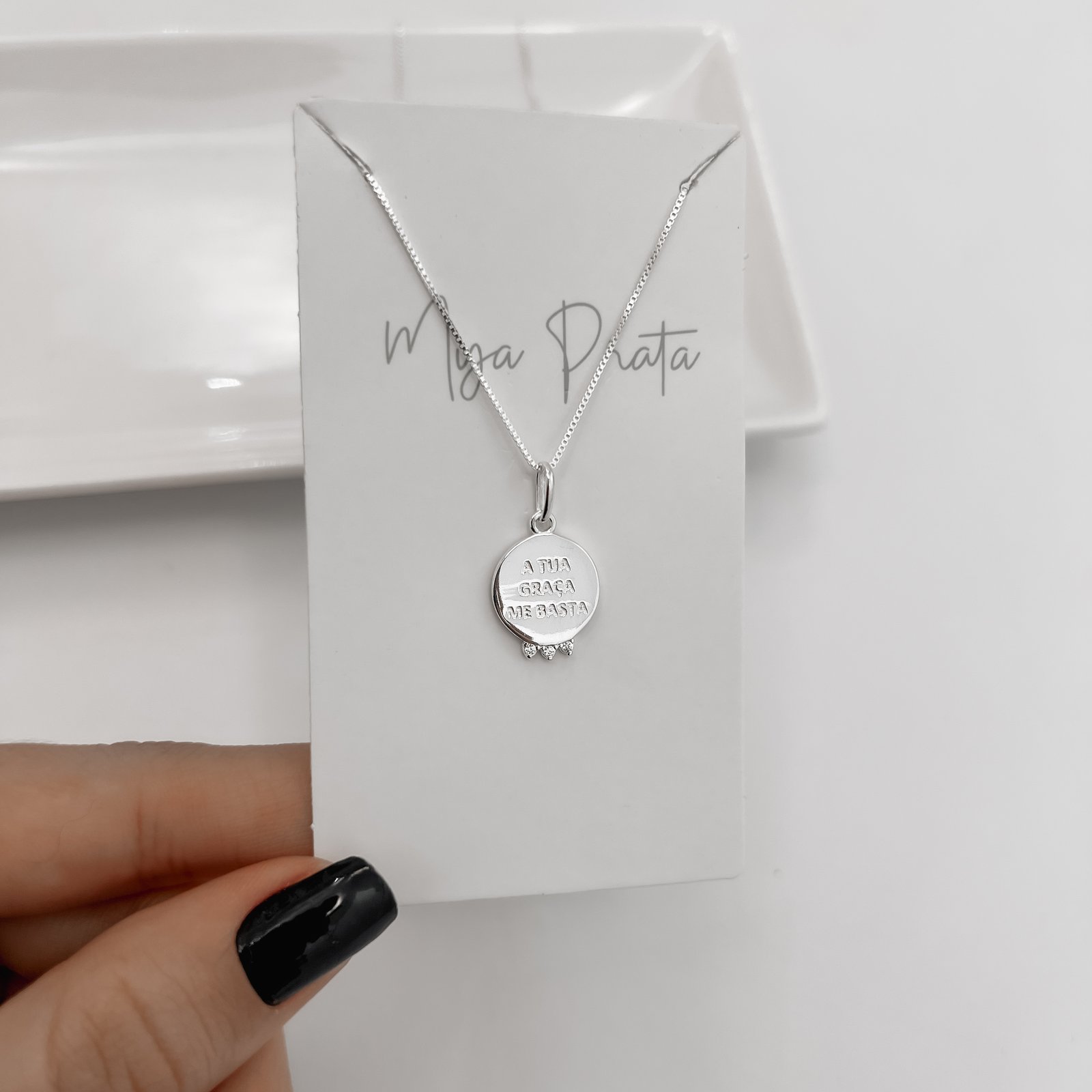 Colar pingente medalha a tua graça me basta 14mm com zircônias 45cm