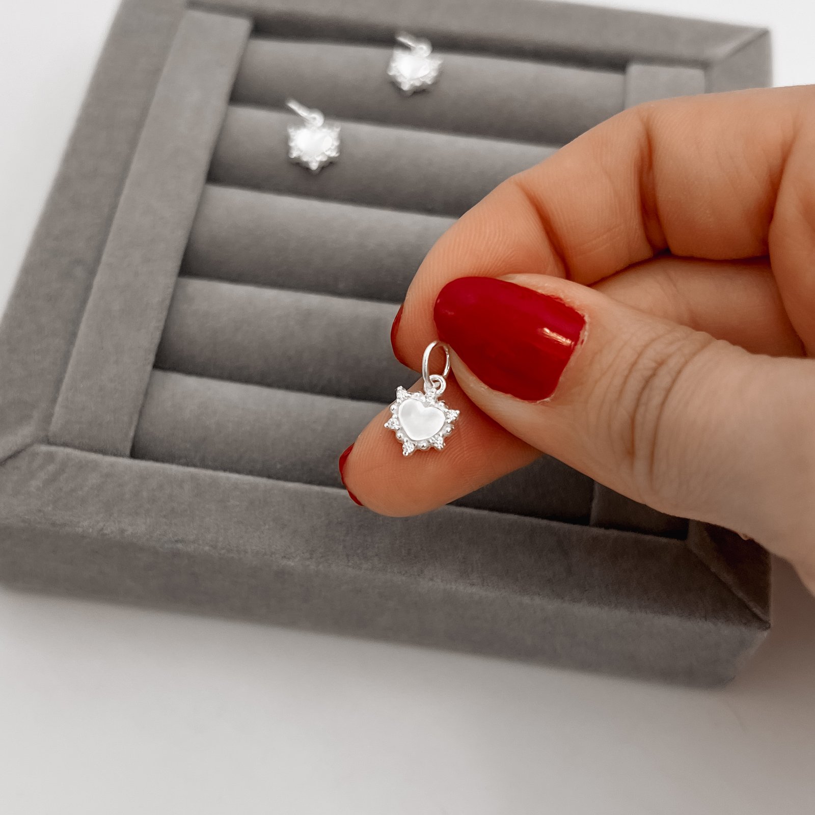Pingente coração detalhe zircônias 8mm