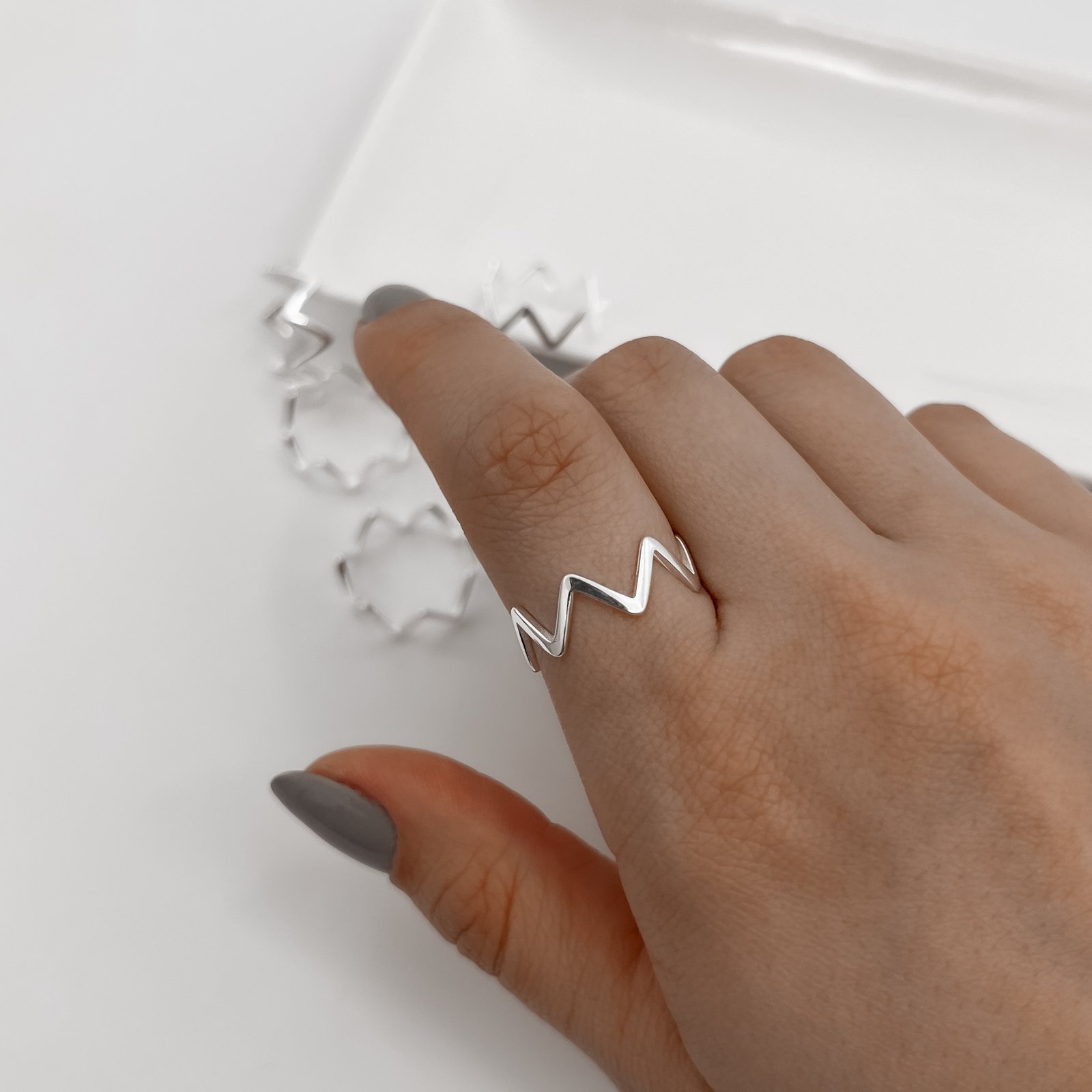 Anel zigzag liso