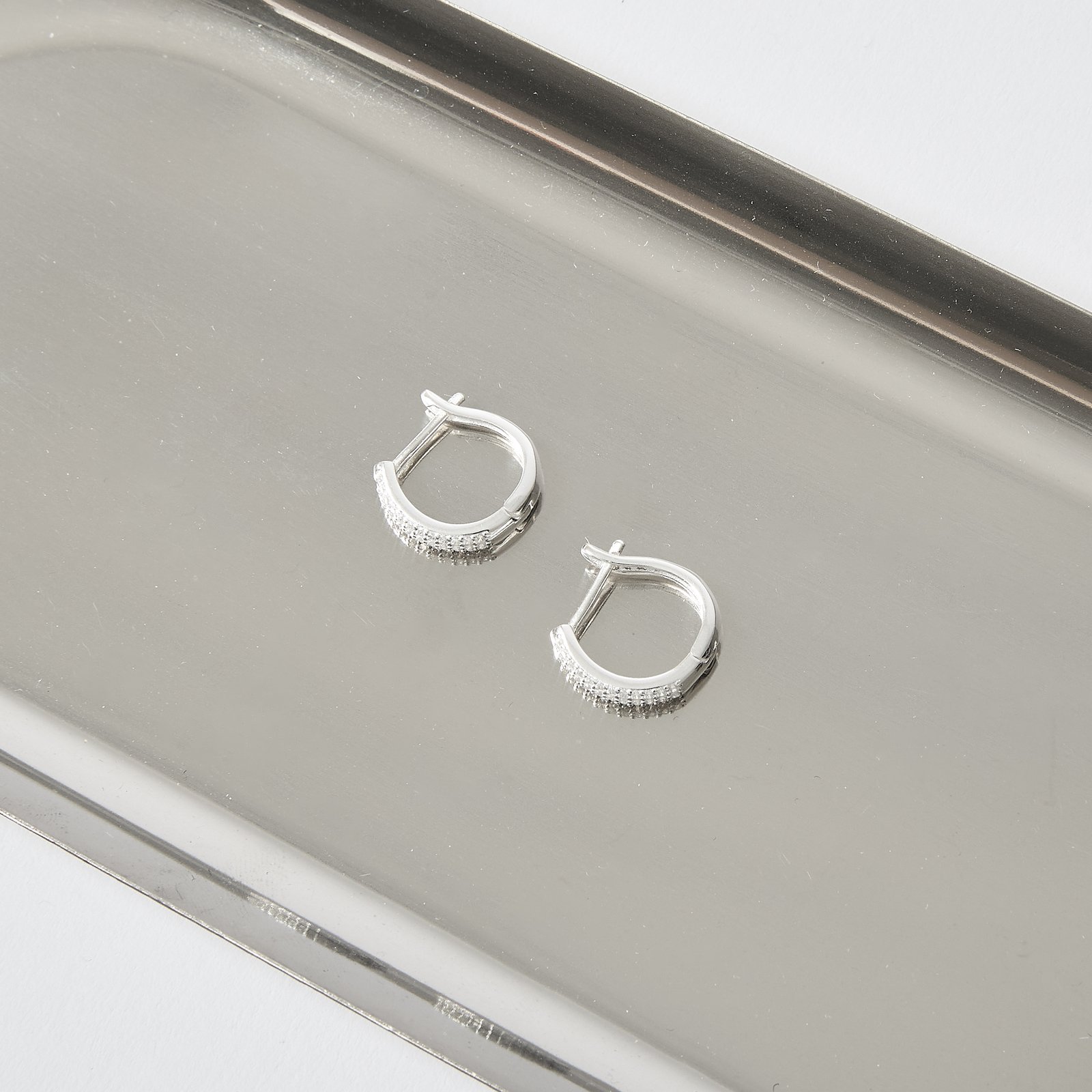 Argola click 13mm triplo cravejado cristal