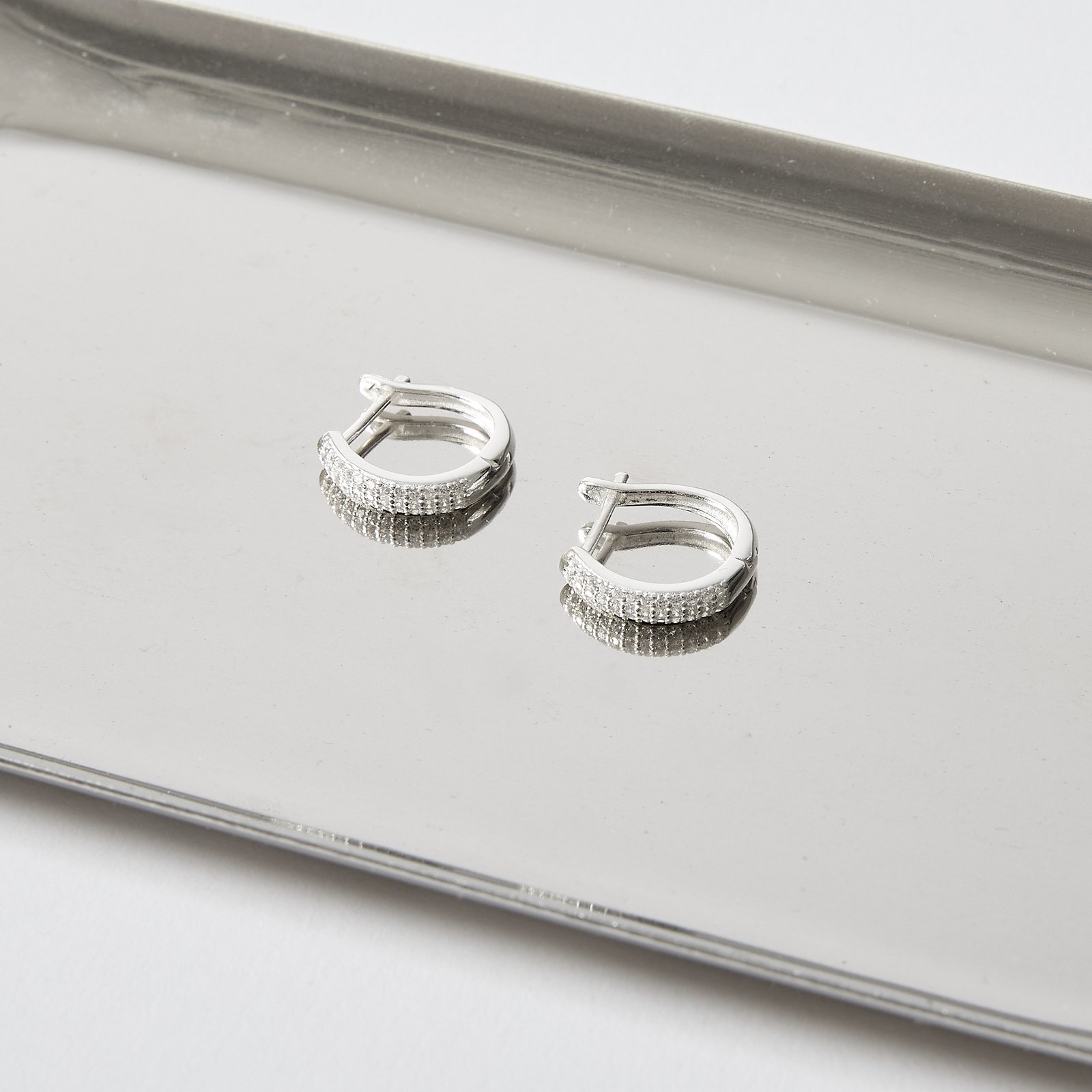 Argola click 13mm triplo cravejado cristal