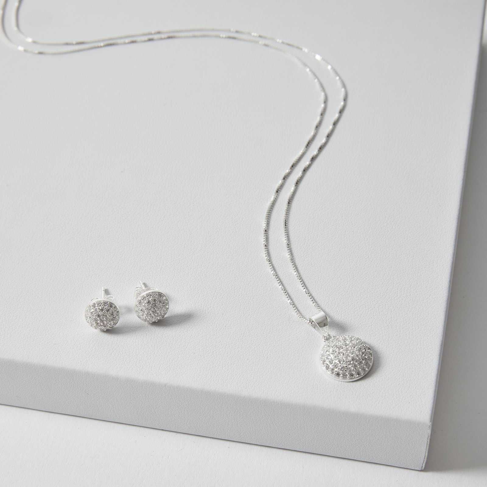 Conjunto brinco e colar pingente círculo todo cravejado 12mm 45cm