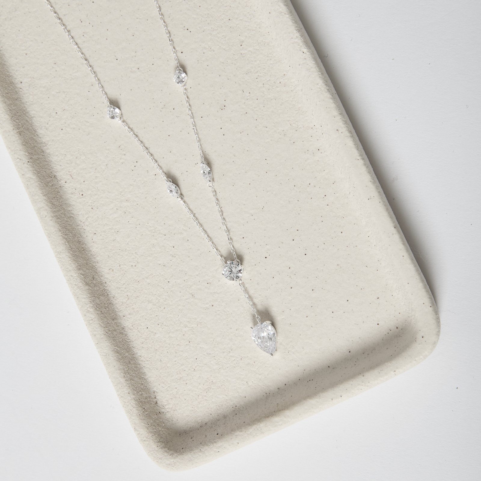 Colar entremeios zircônia redonda e navete com pingente zircônia gota 11mm 40+5cm