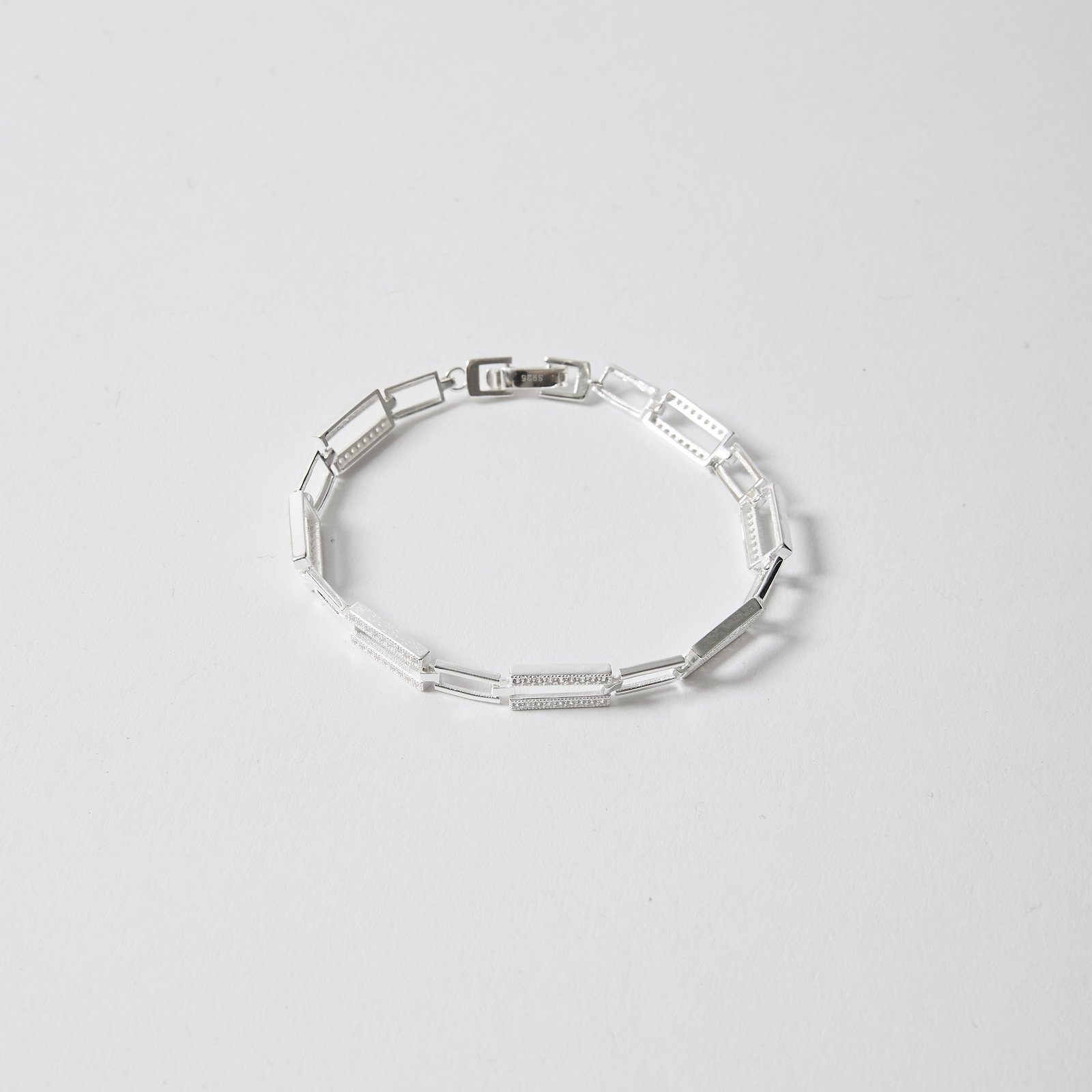 Pulseira corrente elos lisos e cravejados 6mm 18cm