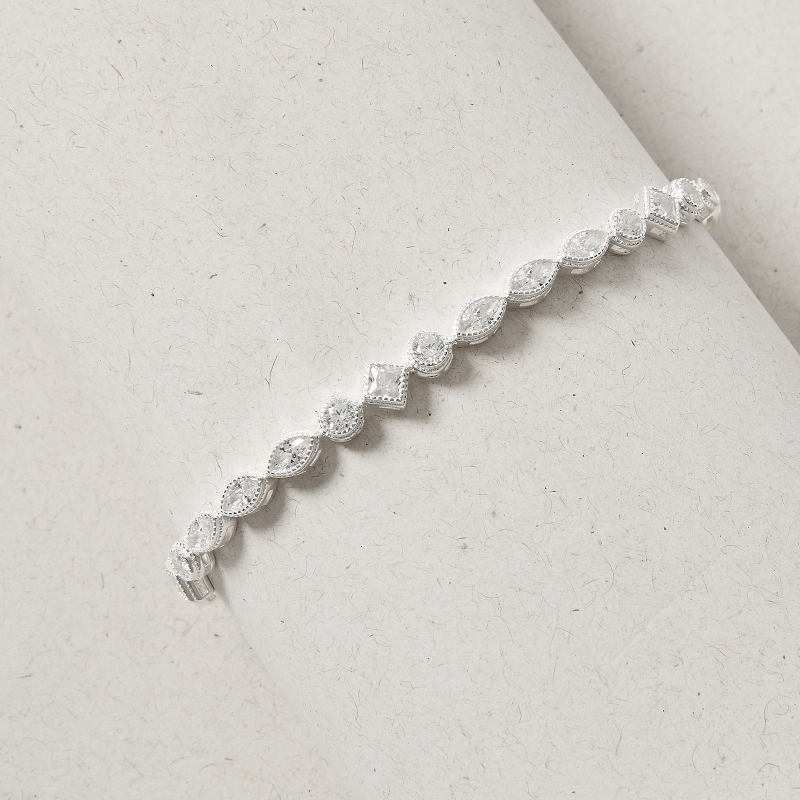 Pulseira entremeios zircônias redonda, losango e navete 6mm 16+5cm