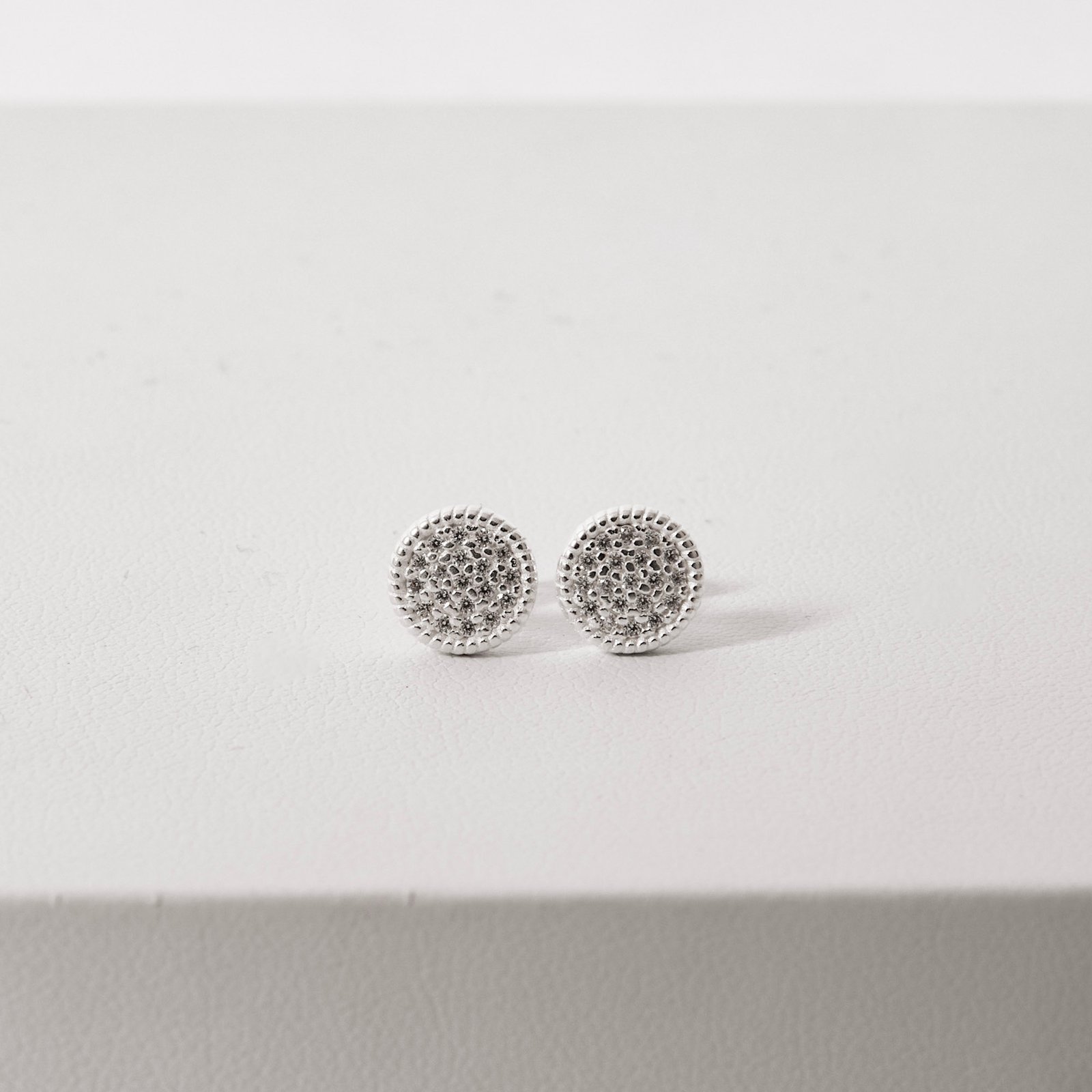 Conjunto brinco e colar botão cravejado 8mm 40cm