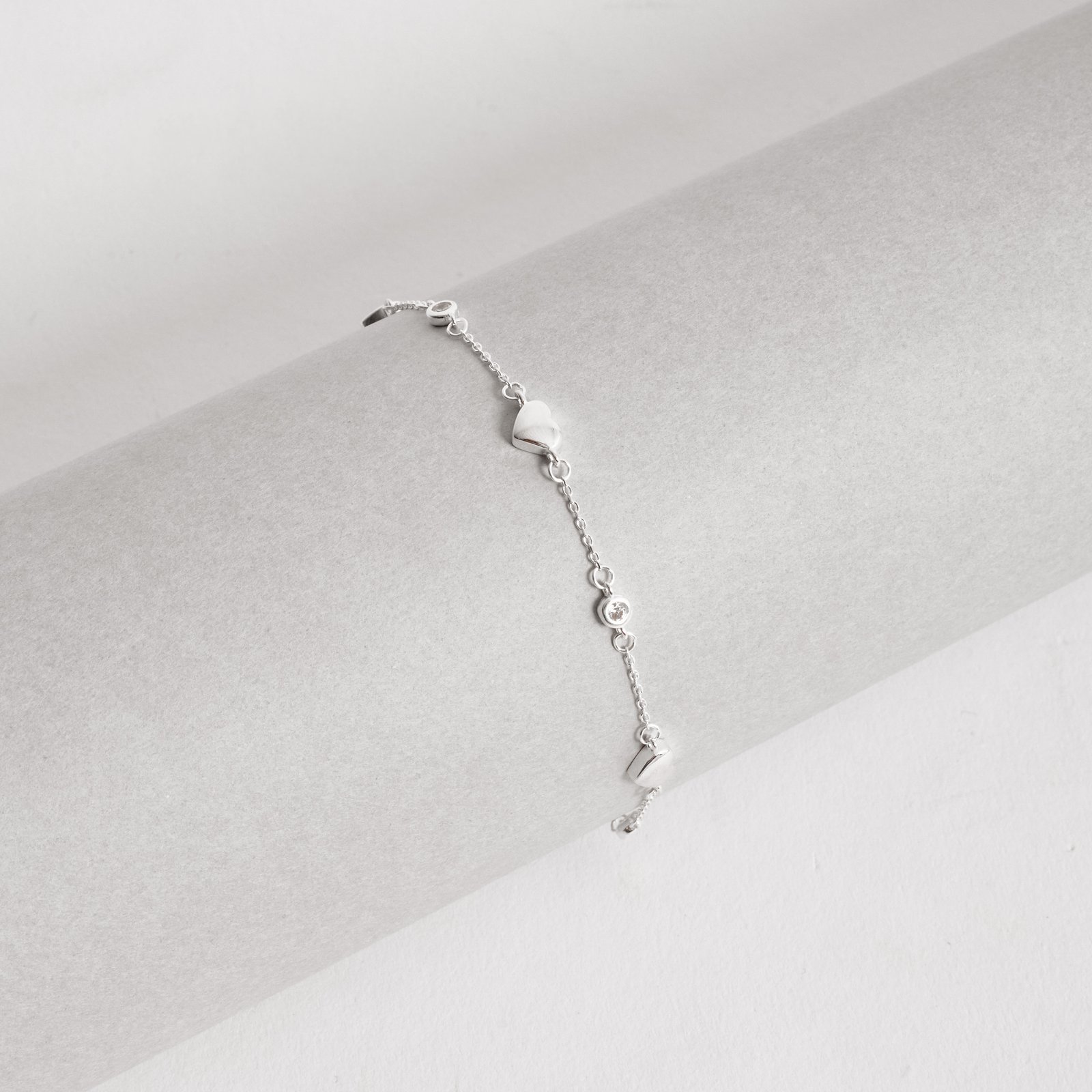 Pulseira entremeios zircônia e coração 16+5cm