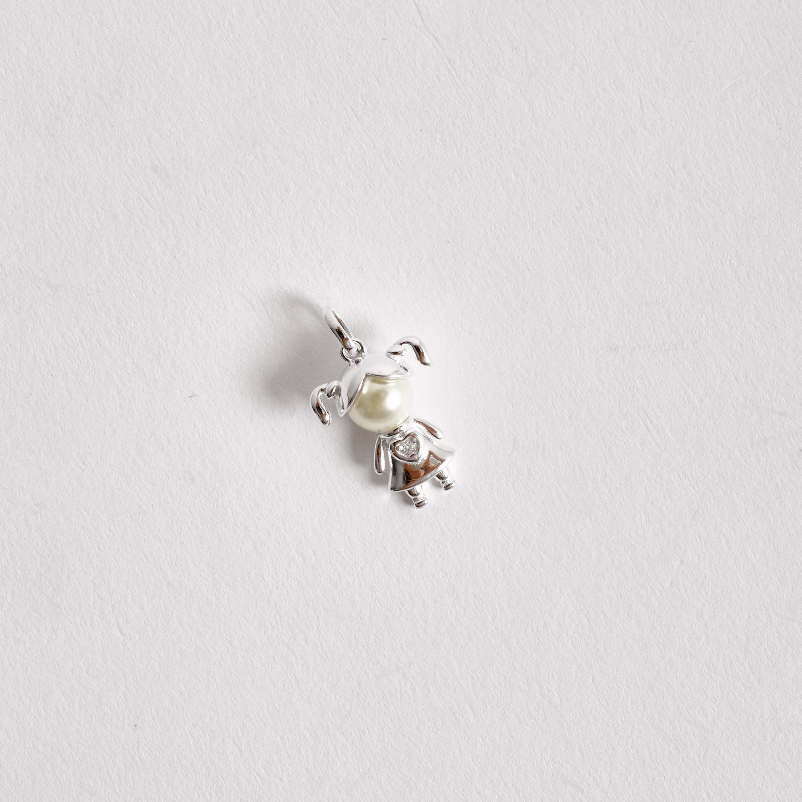 Pingente menina com pérola e zircônia 16mm