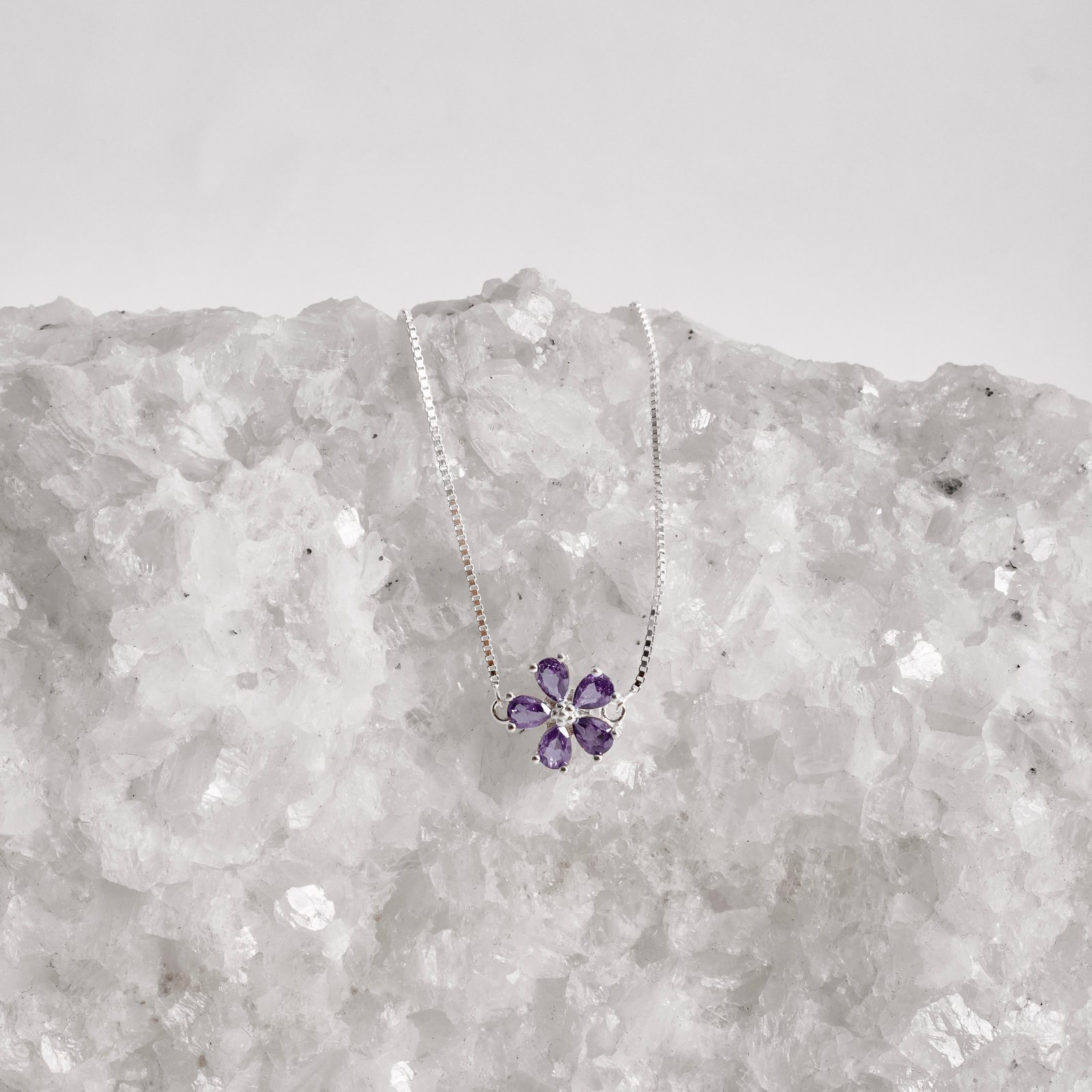 Pulseira entremeio flor cravejada ametista 11mm 16+4cm
