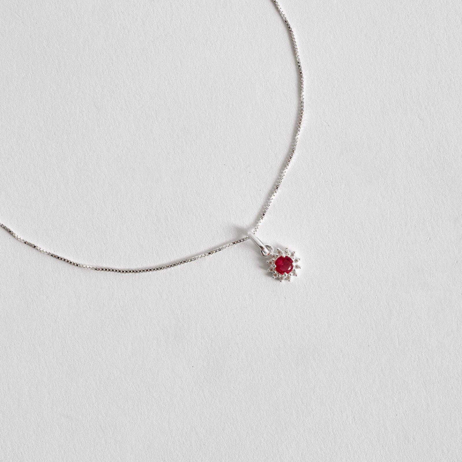 Colar pingente zircônia redonda cereja com cravejado 7mm 45cm