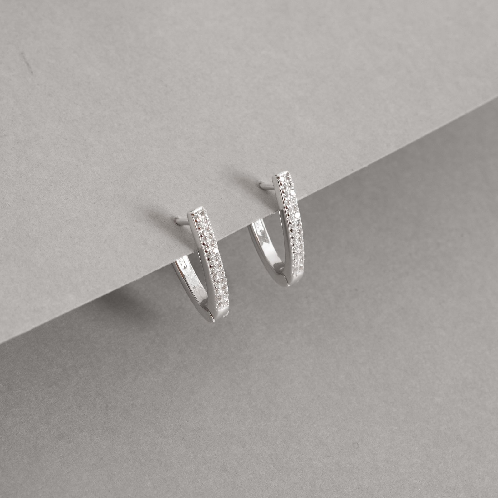 Argola click oval duplo cravejado 16mm 